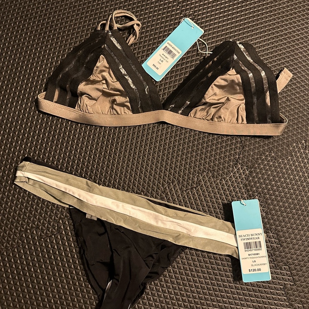 COPY - New Beach Bunny Swimwear w/ tag.